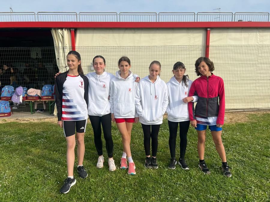 Gruppo di atlete e atleti